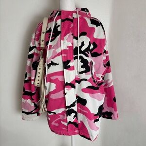 boohooMAN Pink Camo Hooded Jacket Men’s M (Women’s L–XL Fit)
